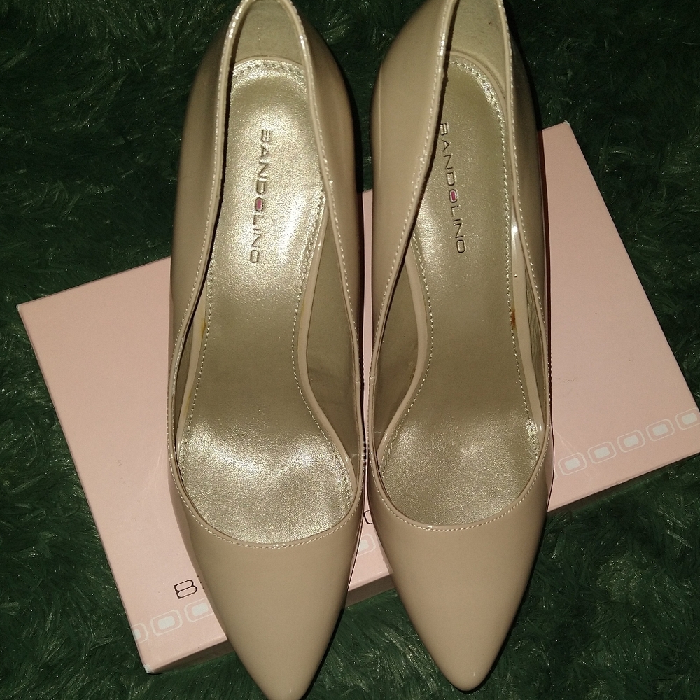 Bandolino patent pump Natural Kami 10 1/2M